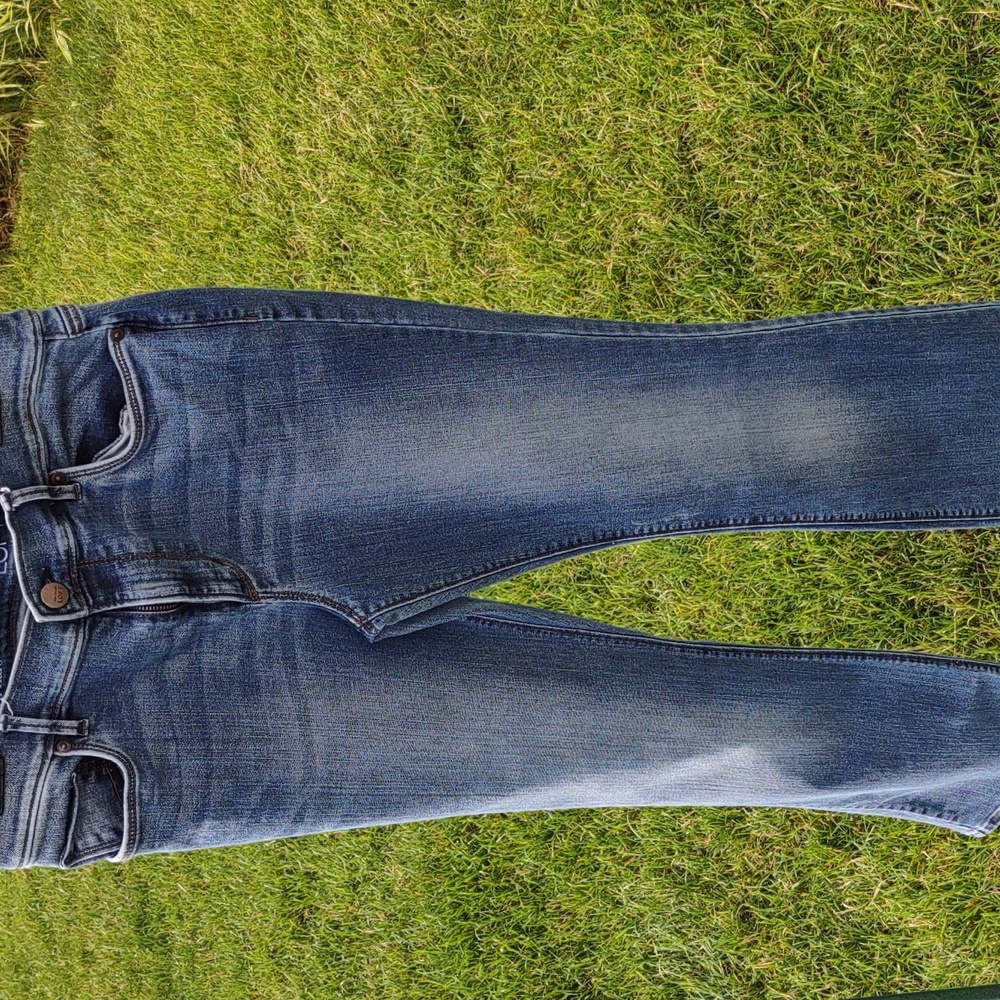LOFT JEANS BY ANN TAYLOR SIZE 6 MODERN FLARE